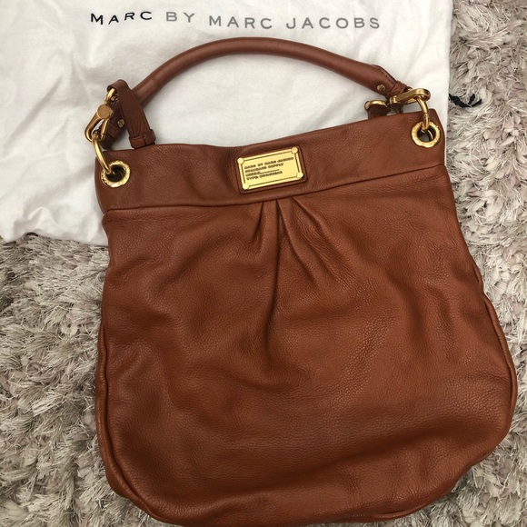 Marc Jacobs Handbags - Mack JACOBS cross body bag